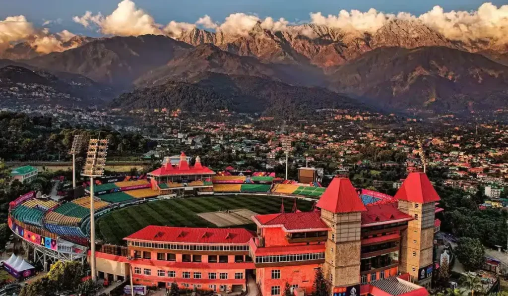 Le typique HPCA Stadium de Dharamshala